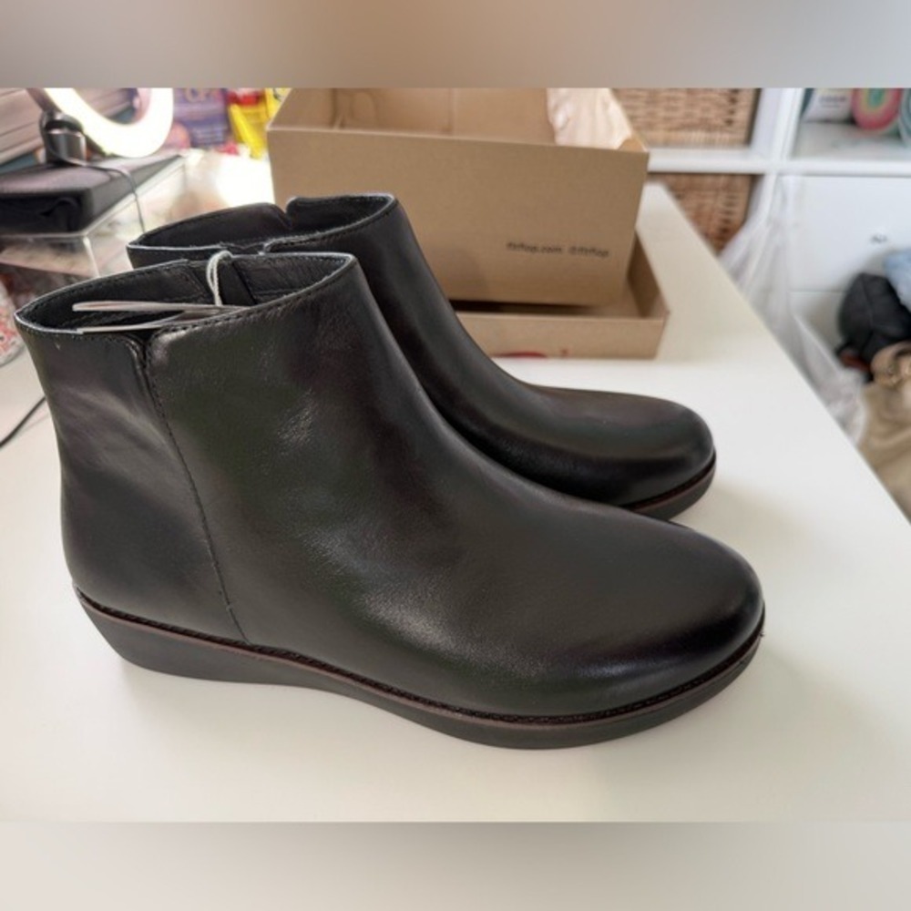 FitFlop‎ Ziggy Black Leather Zip Ankle Bootie 8.5 NIB SupercomFF Ergonomic APMA - Picture 9 of 12
